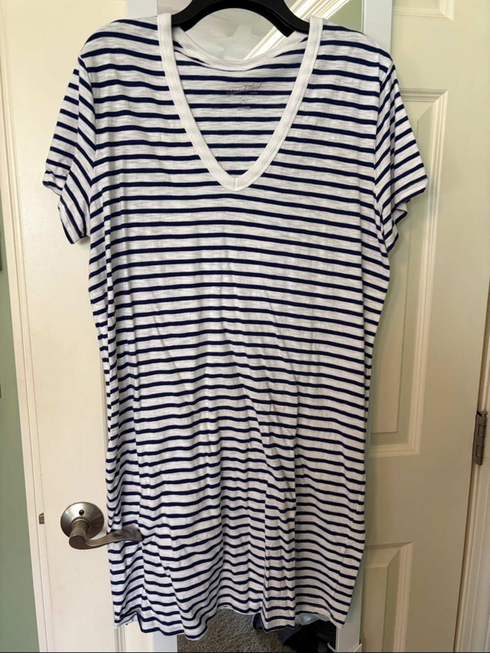 Universal Thread White and Navy Striped Tee